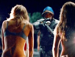 Film Surprise After World’s End, sutradara Chris Payne, membuktikan bahwa persahabatan bisa mematikan