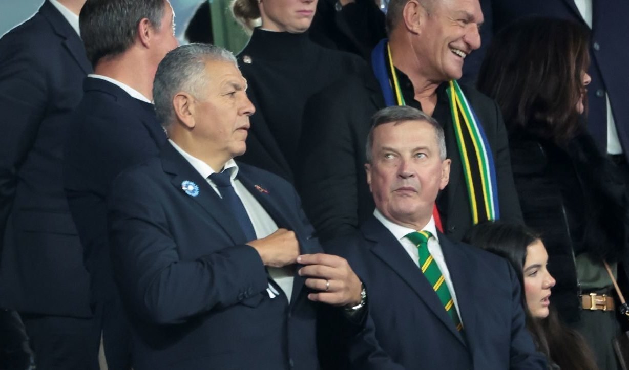 Apakah perbedaan antara enam tim juara rugby adalah dua minggu?