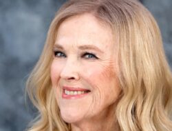 Anne Murphy merayakan kematian Katherine O’Hara