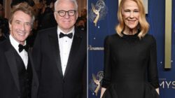 Martin Shott dan Steve Martin dalam acara komedi untuk menghormati Catherine O'Hara yang telah meninggal