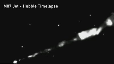 Para ilmuwan melacak erupsi luar angkasa 3.000 tahun cahaya yang mencapai lubang hitam pertama yang digambarkan