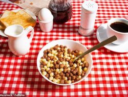 Terungkap: Makanan yang paling tidak baik untuk menyerap nutrisi yang disertakan dengan bawang putih jika Anda menikmati kopi di atas roti jagung sarapan, itu adalah berita buruk.