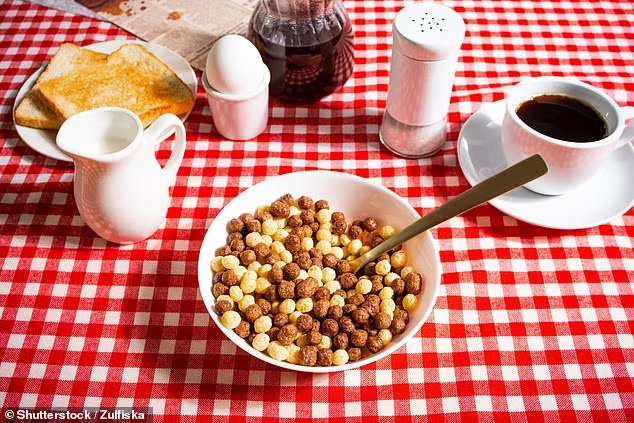 Terungkap: Makanan yang paling tidak baik untuk menyerap nutrisi yang disertakan dengan bawang putih jika Anda menikmati kopi di atas roti jagung sarapan, itu adalah berita buruk.