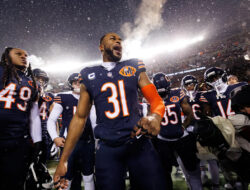 Pemain bertahan tahun Chicago Bears adalah Kevin Byard III.