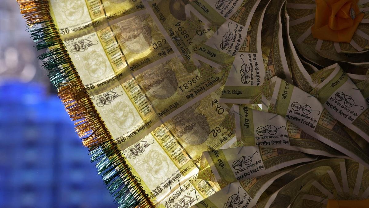 Rupiah dolar AS naik 37 pesas pada awal pekan menjadi 91,56