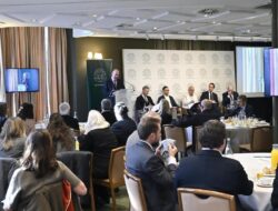 Uni Eropa mempertanyakan pembatalan apartemen wisata di Barcelona