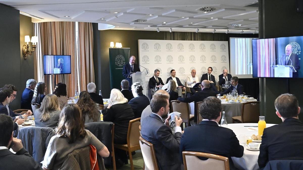 Uni Eropa mempertanyakan pembatalan apartemen wisata di Barcelona