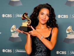 Olivia Deen memenangkan Grammy Award untuk Pemuda Terbaik