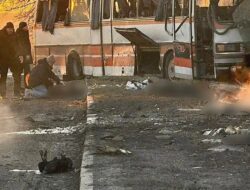 Sebuah pesawat tak berawak Rusia menewaskan 12 pekerja tambang Ukraina dalam serangan bus di Djibouti, Petrograd.