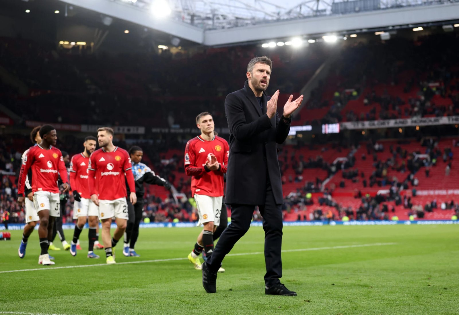 Manchester United berjuang keras di bawah kepemimpinan Ruben Amorín, namun menjadi MVP dalam perkalian Michael Carrick.