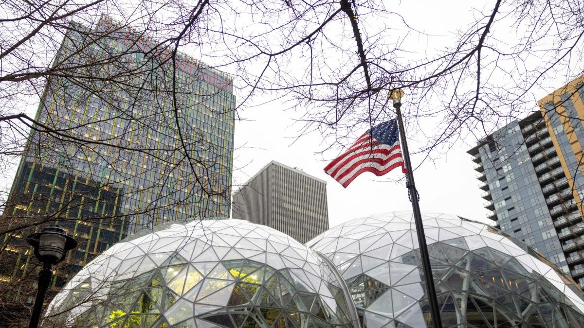 Amazon menggandakan pemotongan gaji untuk Elisenda Vallejo