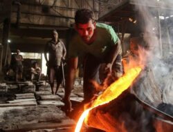 India memulihkan negara ini sedikit pada bulan Januari