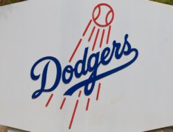 Dodgers menyewa Hurler untuk kesepakatan potensial $ 800.000: laporan