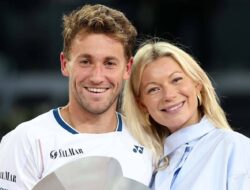 Casper Rudd mengumumkan kelahiran putrinya di ATP Tour