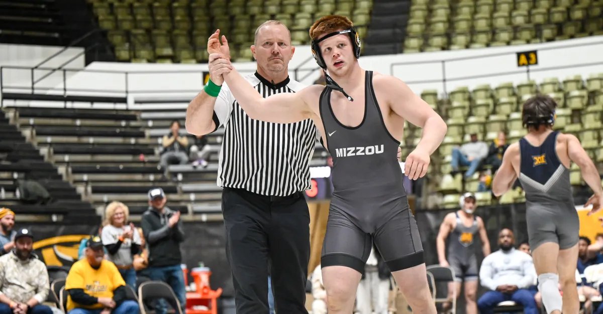 Aeoden Sinclair, seorang seniman yang terkenal di dunia, mengatakan bahwa ia memiliki keyakinan bahwa Mizzou adalah seorang pria yang baik dan memiliki gaya Tiger.