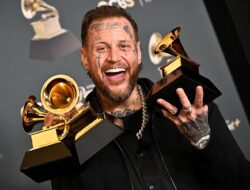 Jelly Roll mengucapkan terima kasih kepada para penggemar atas kepercayaan mereka pada dirinya setelah memenangkan Grammy: “Oh, kami berhasil, sayang!
