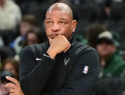 Dr. Rivers menolak untuk memberikan konsensus terhadap komentar ICE meskipun Steve Cole meminta maaf.