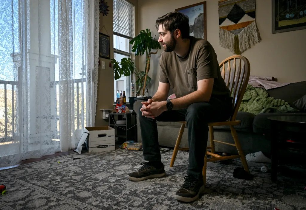 Warga Colorado menaikkan utang untuk mencoba mengatasi kenaikan biaya