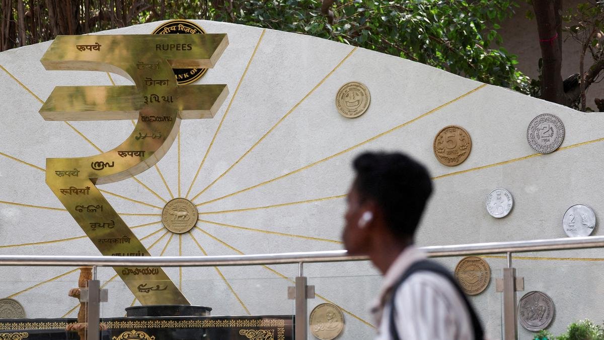 Rupiah Dolar AS Mencapai rekor terendah 92,02